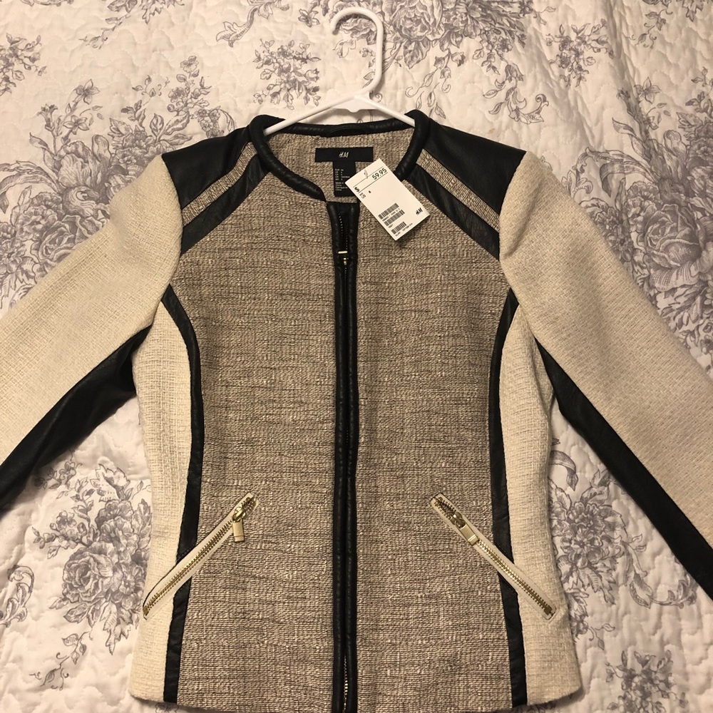 H&M zippered jacket size 6.